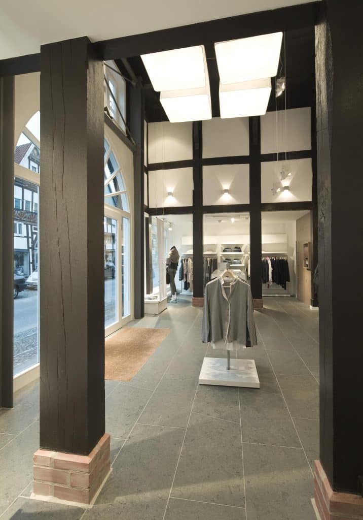 Butikkinnredning og montering tilpasset moderne butikkprosjekter fra H. BYGGSERVICE