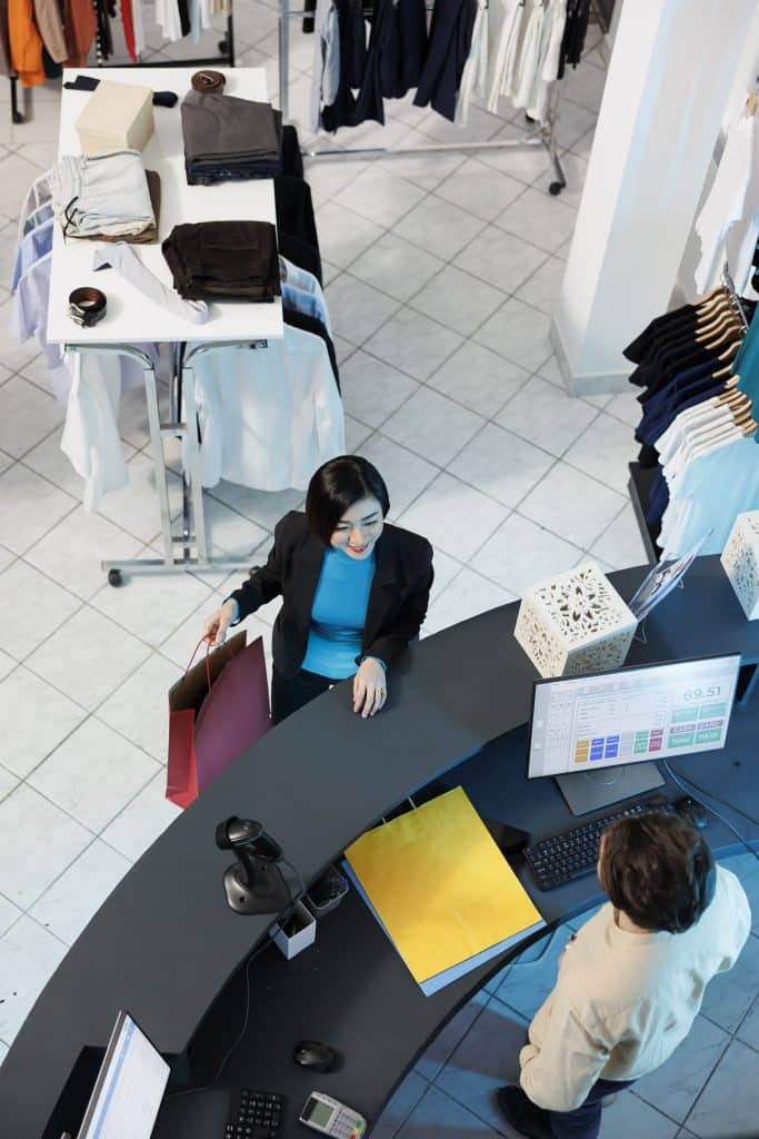 Totalentreprise på butikkinnredning og montering med kvalitet og erfarent håndverk